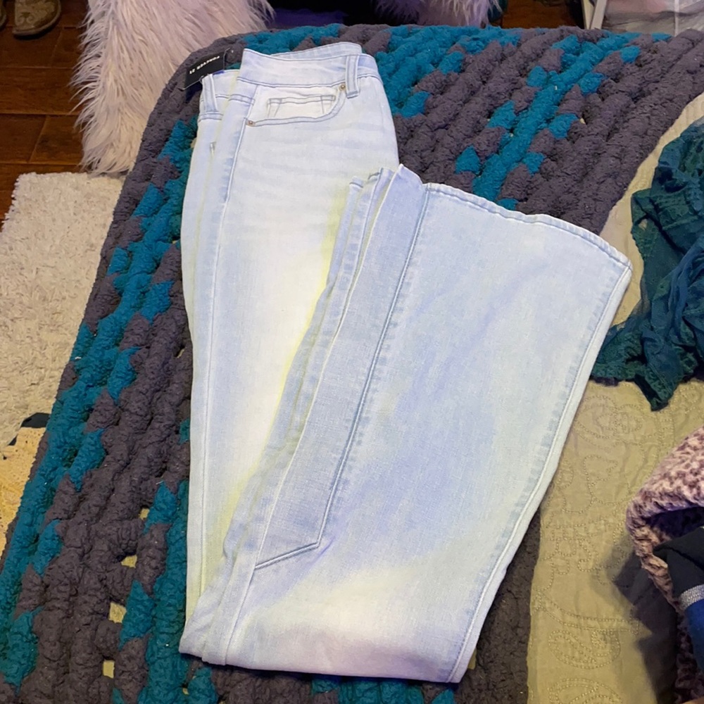 Light wash Flare jeans with slit Size 26 Forever21